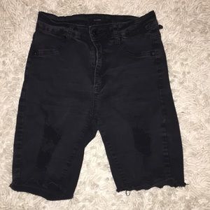✨3/20✨ Distressed black denim bermuda shorts